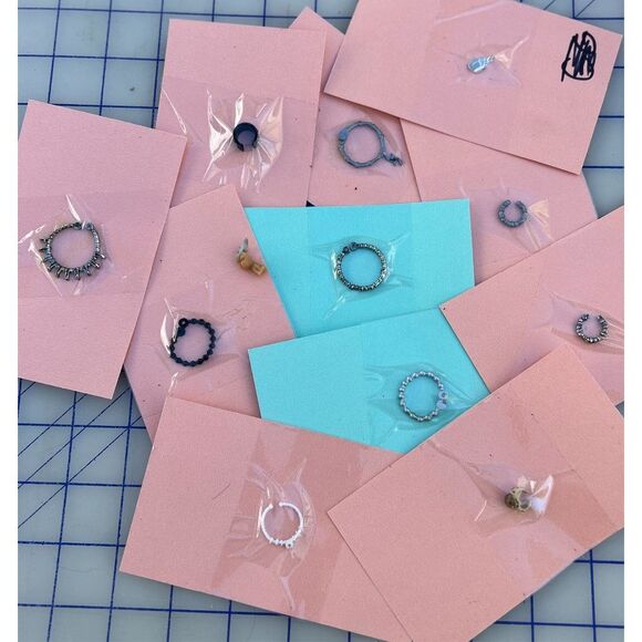 Bratz JEWELRY EARRING BRACELETS NECKLACES accessories bundle 23212 - Picture 1 of 1